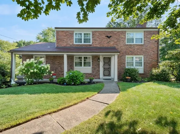 104 Robeson Dr, Coraopolis, PA 15108