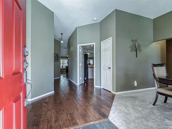 3rd image of 1389 Prairie Dr