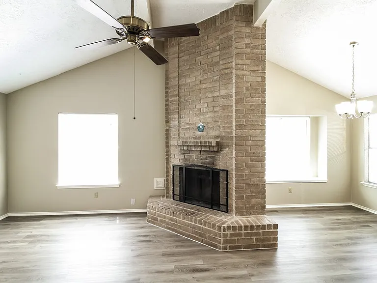 901 Briarcreek Dr — Photo 11