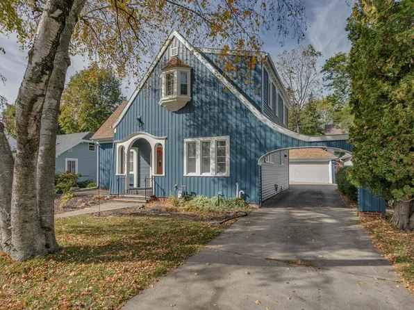 921 Wilson St, Kaukauna, WI 54130