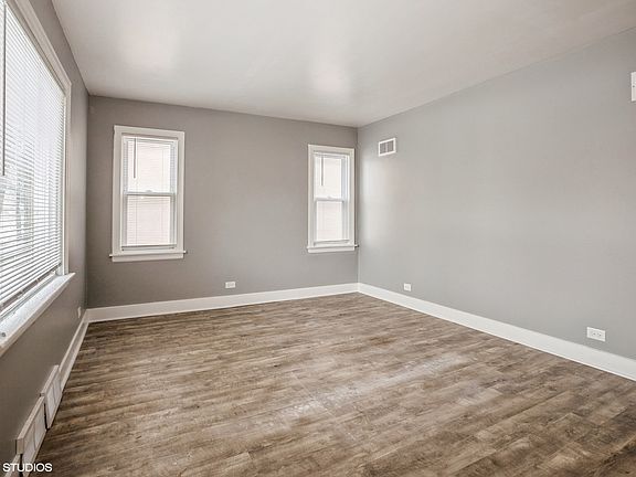 2nd image of 321 W Wood St