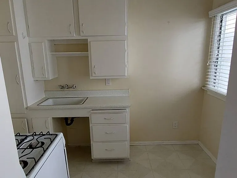 938 E Appleton St #3 — Photo 11