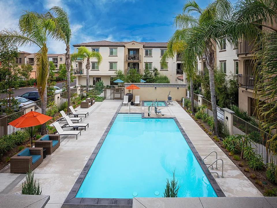 Los Alamitos Luxury Apartments