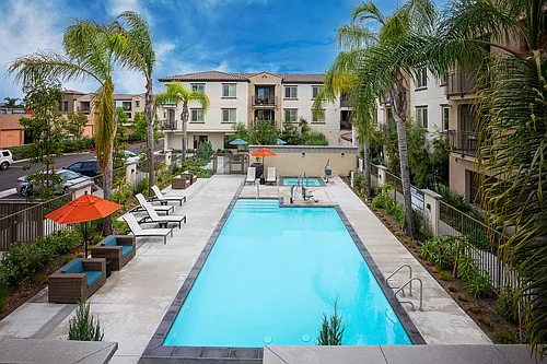 Los Alamitos Luxury Apartments Photo 1
