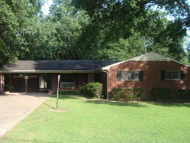 1st image of 1909 Woodlawn Cir