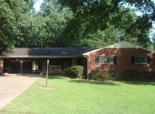 1909 Woodlawn Cir, Clarksdale, MS 38614