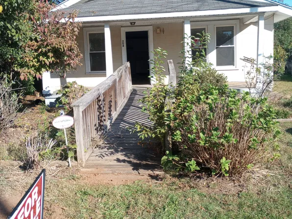 204 Crestone Dr, Greenville, SC 29611