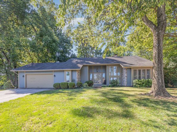 121 Stonehedge Dr