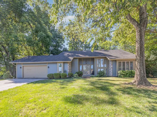 121 Stonehedge Dr, Carlisle, PA 17015