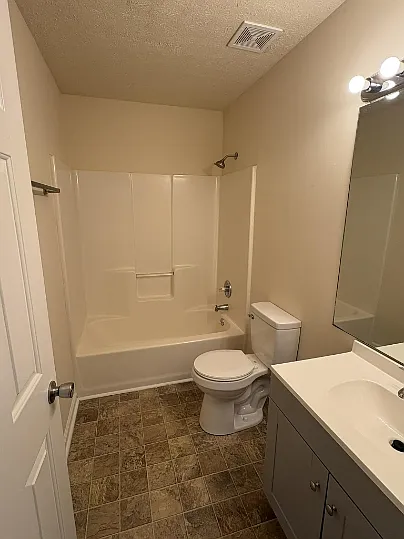 1618 McIntosh St #C — Photo 8