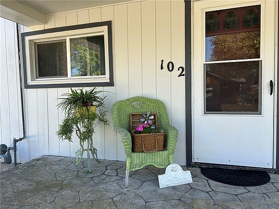 5th image of 102 Broadway St