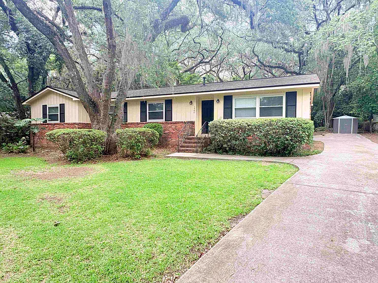 1504 Sunset Ln — Photo 5