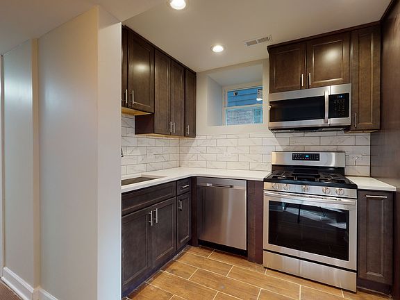 5th image of 2036 W Estes Ave #G