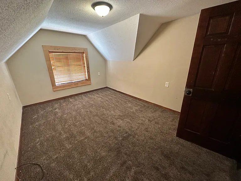 2943 Bryant Ave N — Photo 18
