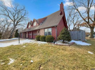 2910 SW Foxcroft 2 Ct, Topeka, KS 66614