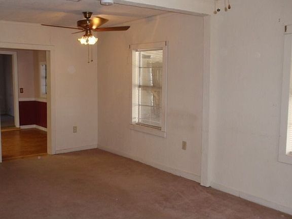 3rd image of 110 E Bell Ave