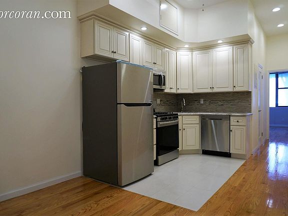 4th image of 206 Huron St APT 1R