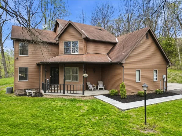 143 W Cruikshank Rd, Butler, PA 16002