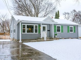 40 Roselawn Ave, Fairport, NY 14450