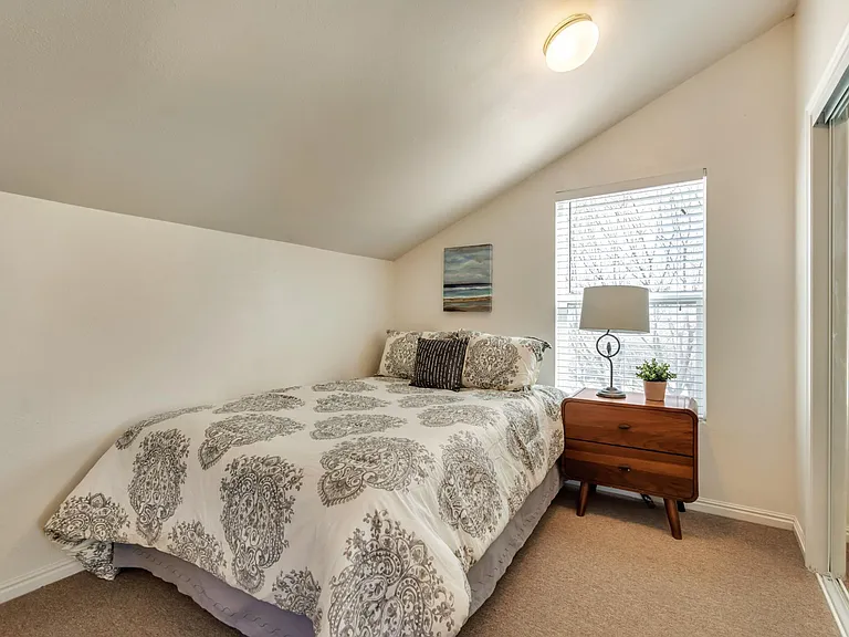 11552 S Harvest Rain Ave #B — Photo 8