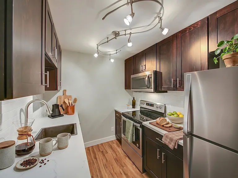 Westwood Vista — Photo 10