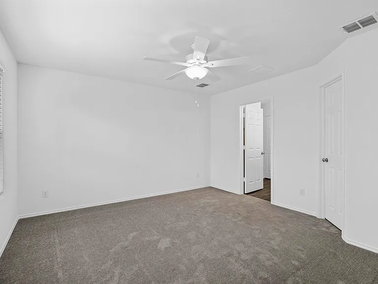 4541 Benham Dr — Photo 10