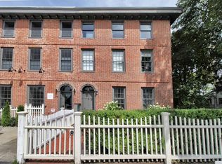 218-220 Warren St, Hudson, NY 12534