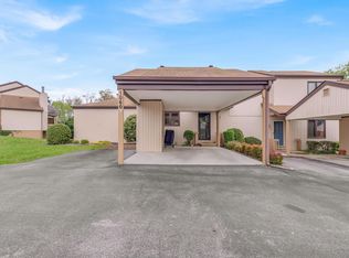 1060 Pebble Dr, Bristol, VA 24201