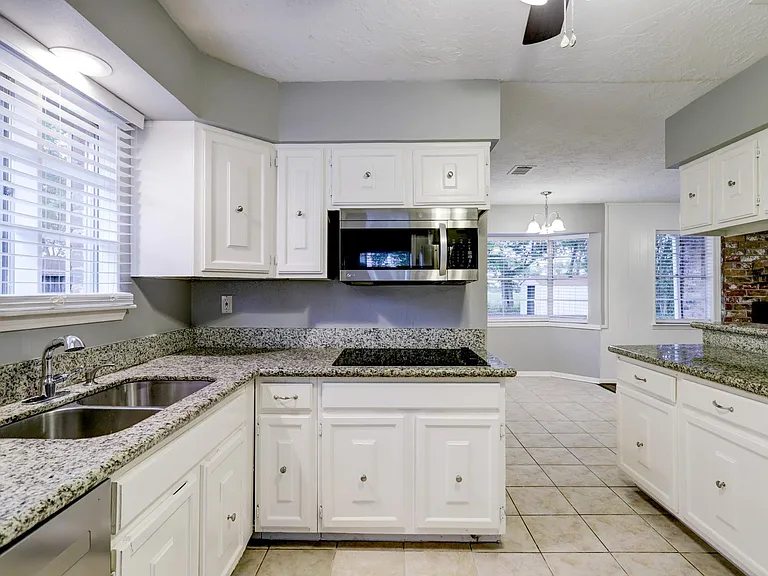 12346 Huntington Venture Dr — Photo 10