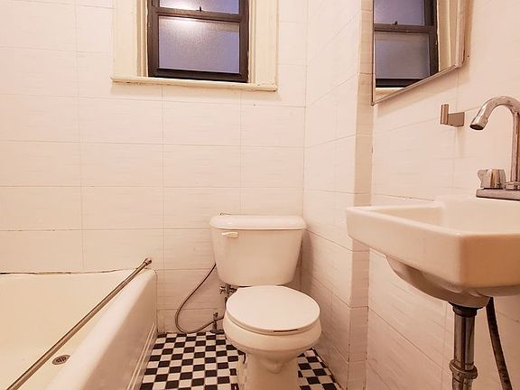 5th image of 1050 Bergen St #A2