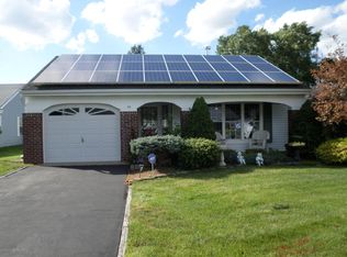 24 Appleby Pl, Manchester, NJ 08759