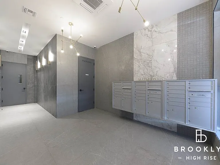 1010 Rogers Ave #4C — Photo 16