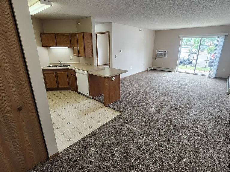 847 Driftwood Dr #2 — Photo 2
