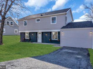 51 Pinafore Ln, Willingboro, NJ 08046