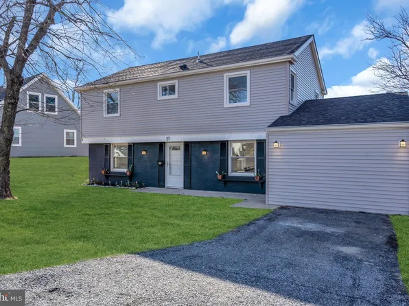 51 Pinafore Ln, Willingboro, NJ 08046