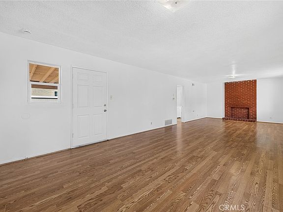 4th image of 2438 W 7th St