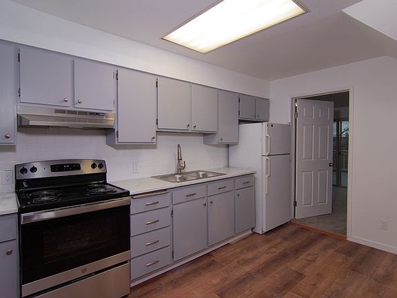 4th image of 917 E 8th Ave #B