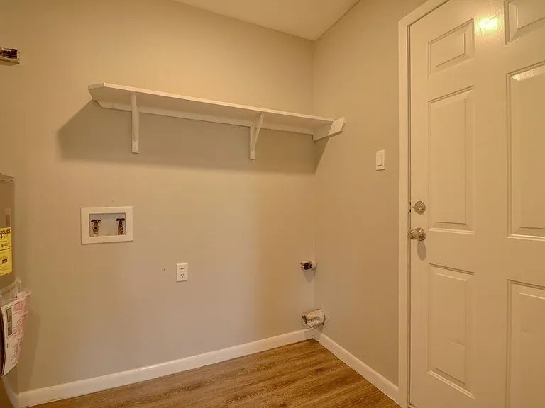 1720 E 11th Ave — Photo 5