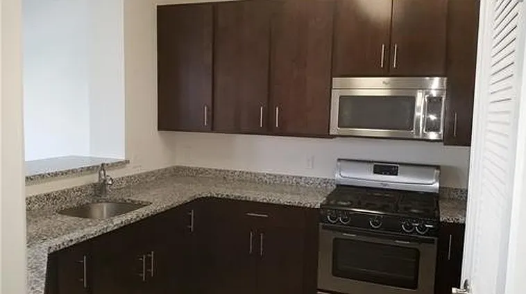 2 bed, 1259 sqft, $2,800 — Photo 3
