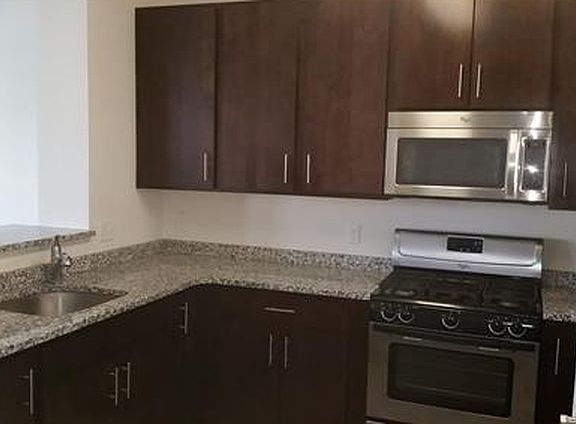 3rd image of 135 Tower Blvd #135