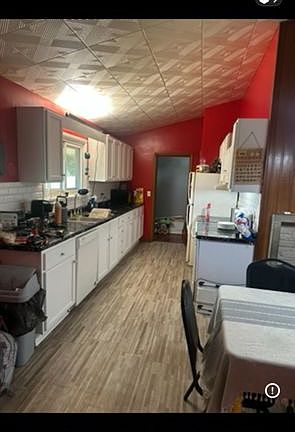 5th image of 604 E 4th St