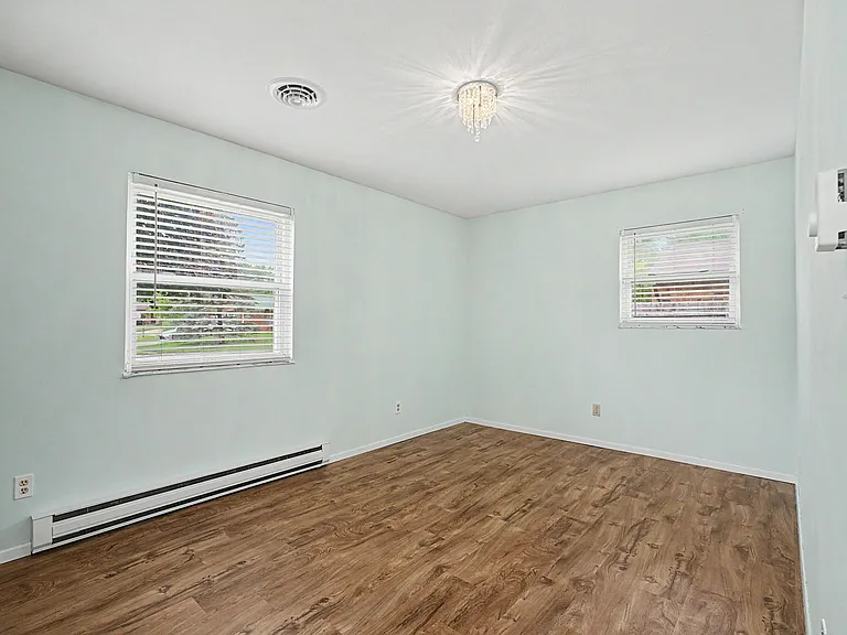 452 Jamesway Dr — Photo 9
