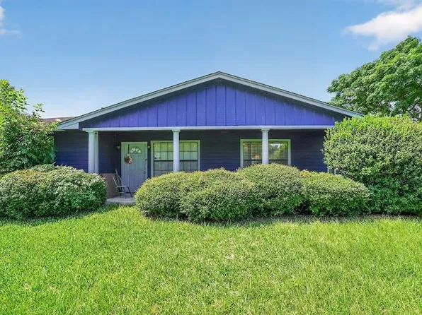 1019 Lamar St, Liberty, TX 77575