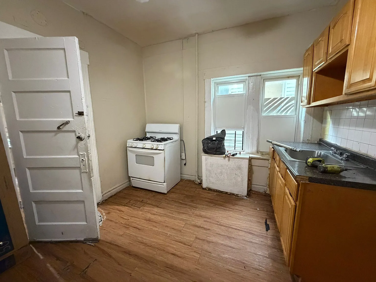 3 bed, $2,100 — Photo 1