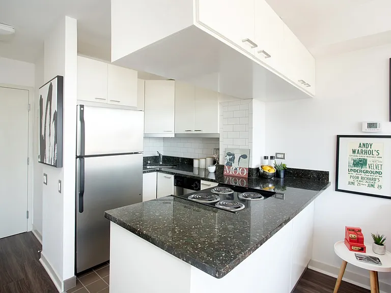 Algonquin Apartments — Photo 9