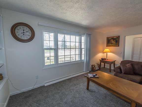 4th image of 4740 Blackberry Ln