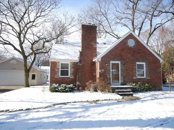 6727 Adrian Ave SE, Grand Rapids, MI 49548