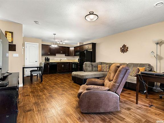 4th image of 1220 Empress St #215
