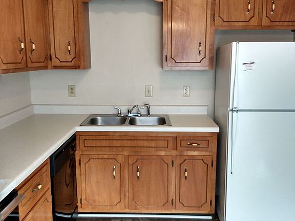 2nd image of 2306A Raleigh Ct