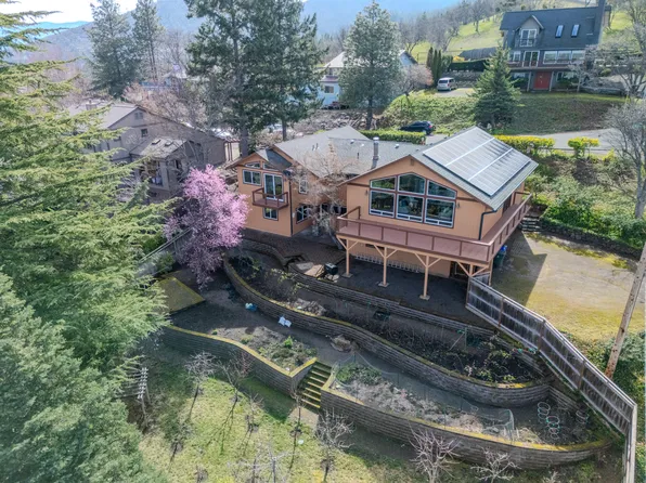 1911 Tamarack Pl, Ashland, OR 97520